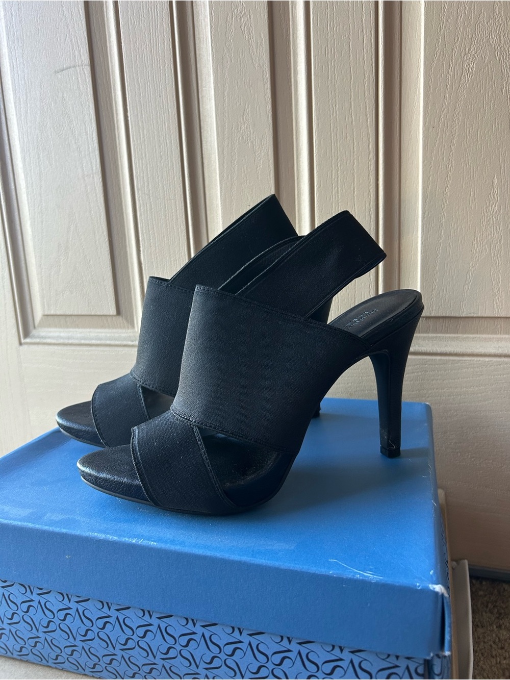 Simply Vera Vera Wang Black Sateen Slingback Heels Size 8.5
